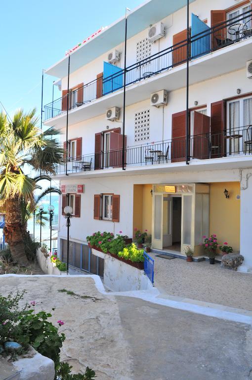 Oasis Hotel Theodoros & Litsa Galaris Agia Marina  Eksteriør billede