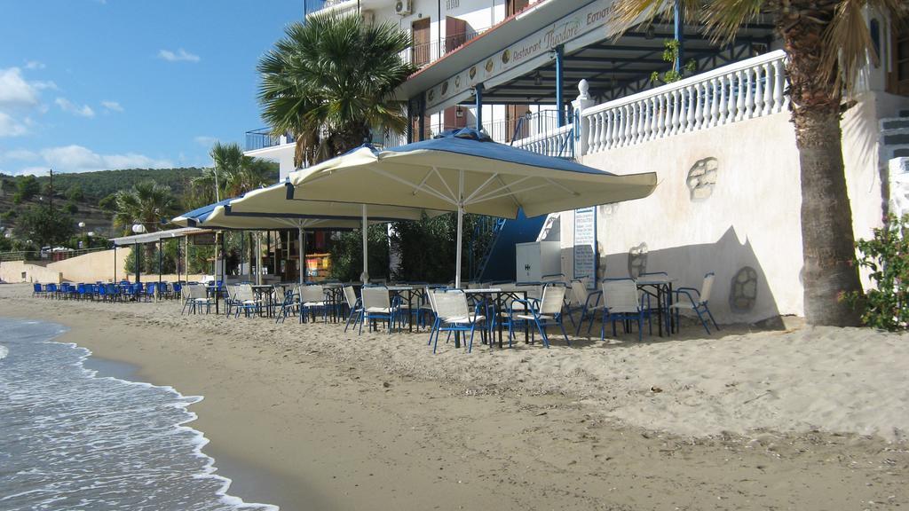 Oasis Hotel Theodoros & Litsa Galaris Agia Marina  Eksteriør billede