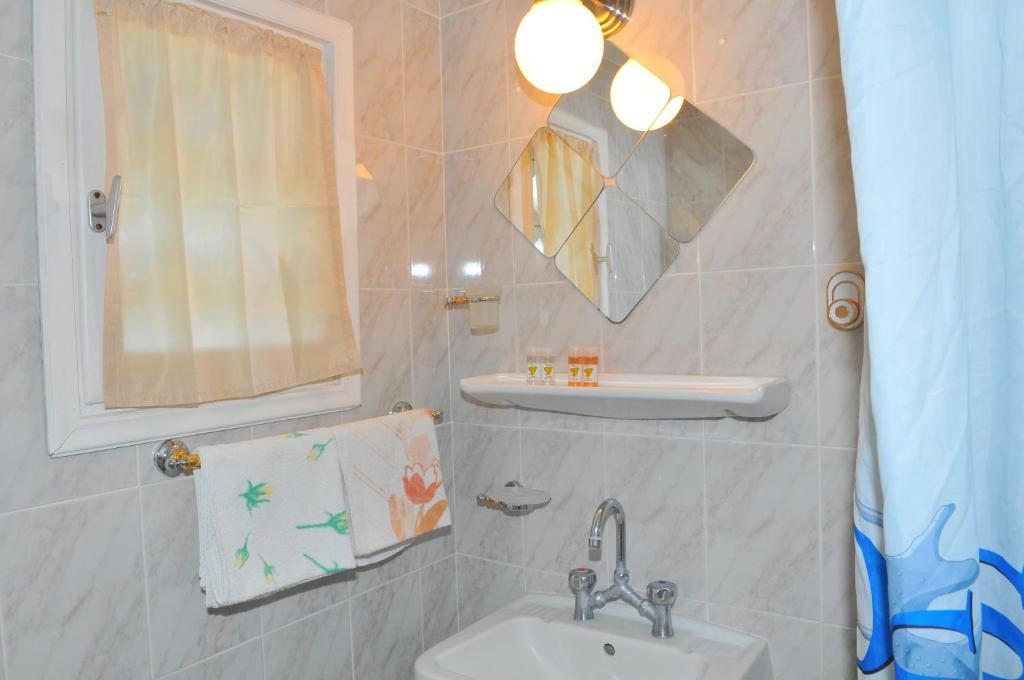 Oasis Hotel Theodoros & Litsa Galaris Agia Marina  Eksteriør billede