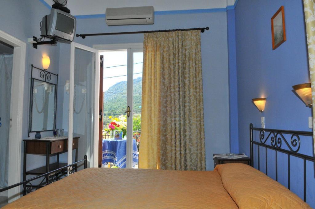 Oasis Hotel Theodoros & Litsa Galaris Agia Marina  Eksteriør billede
