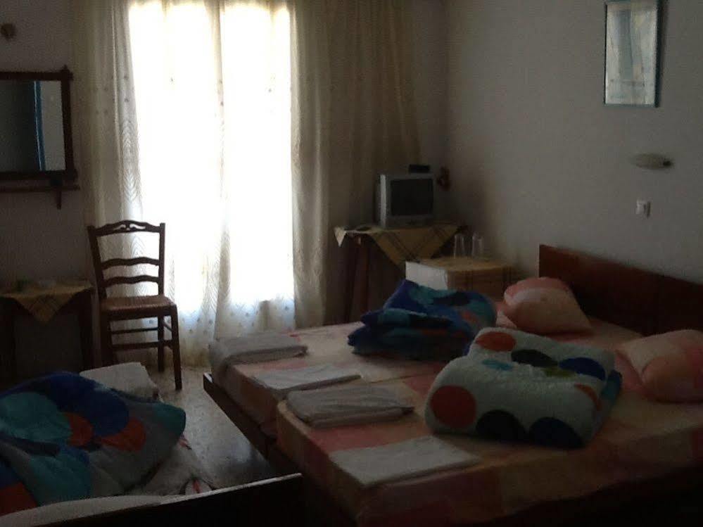 Oasis Hotel Theodoros & Litsa Galaris Agia Marina  Eksteriør billede